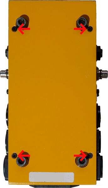 File:Thomann MCT-20 oeffnen.jpg